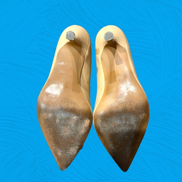 Linda Paolo tan heels with floral leather appliqué - Picture 5 of 9